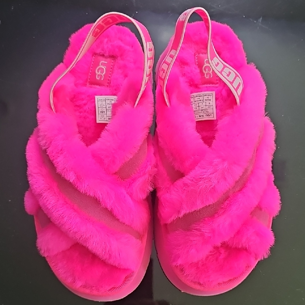 UGG Women's Slippers in Vibrant Pink